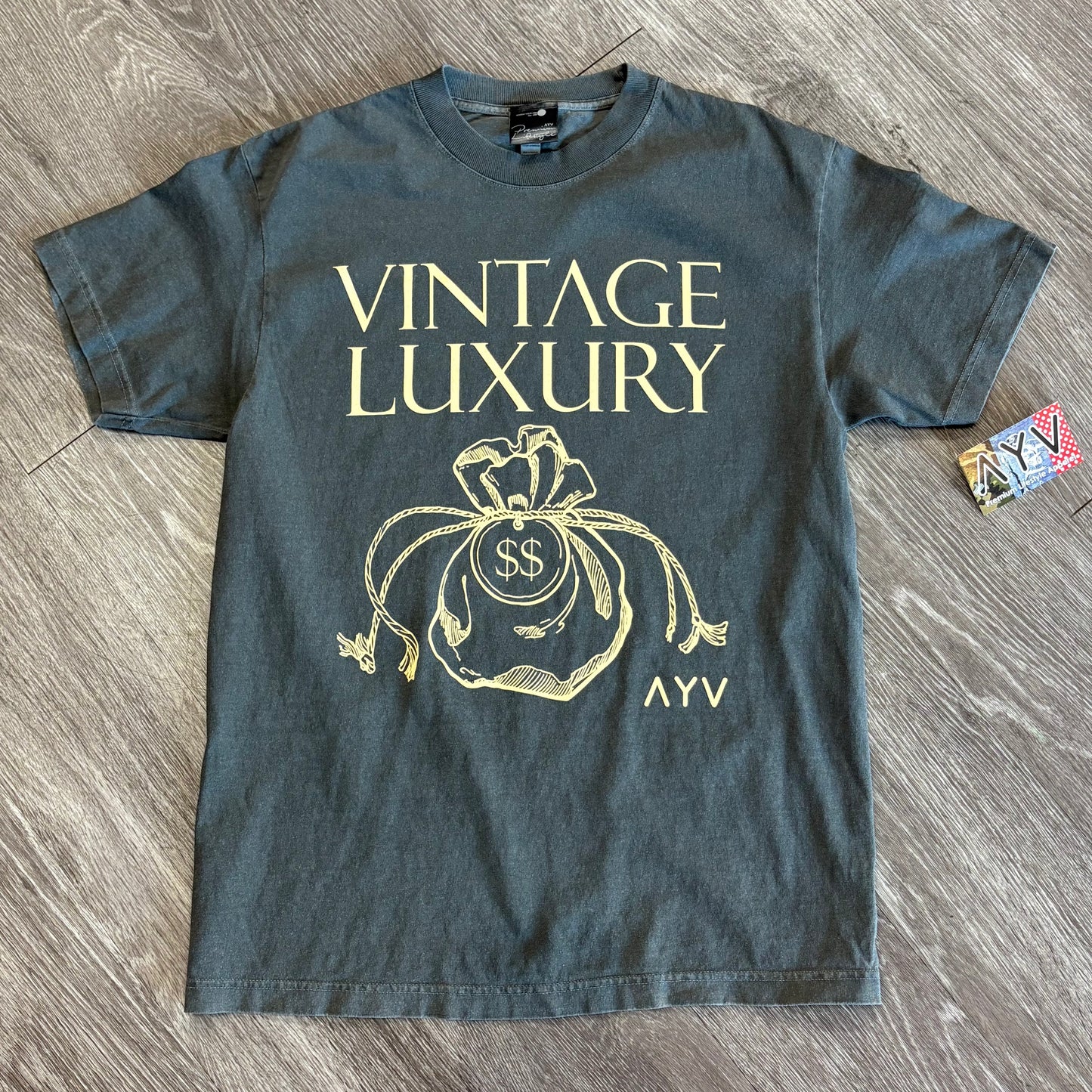 Vintage Luxury - Bag Tee